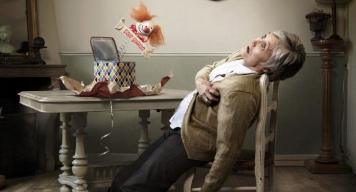 Alldaynews.gr Τρεις “ασθένειες” που πάθαινε η μάνα μου όταν ήθελε να μας ηρεμήσει – Θεατρικό για καρδιά, πίεση και λιποθυμία