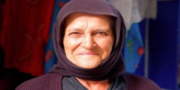 Μητέρα, Σημαίνει Αγάπη: Η Μάνα Δεν Προδίδει, Δεν Εγκαταλείπει, Αγαπάει Μόνο