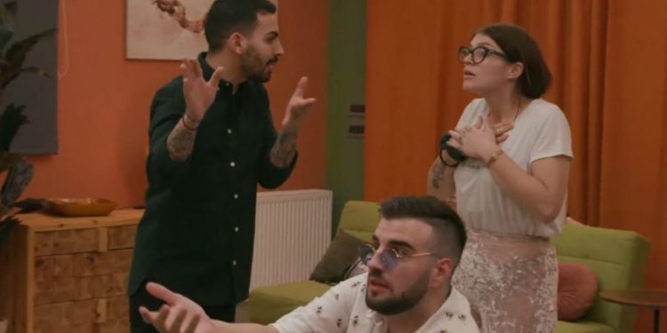 Alldaynews.gr Master Chef: Παίκτρια μπήκε στο σπίτι έχοντας 4 βαλίτσες ρούχα (vid)