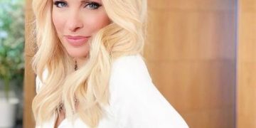 Alldaynews.gr Συμβαίνει τώρα. Αποχώρησε η Μενεγάκη απο τον Alpha