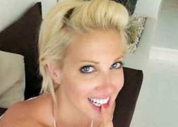 Εστεμμένη των Καλλιστείων η βουλευτίνα Κατερίνα Μονογυιού που σκόρπισε «κλάμα» με την ομιλία της στη Βουλή![photos]