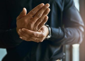 Μούδιασμα χεριών: Τι σημαίνει για την υγεία