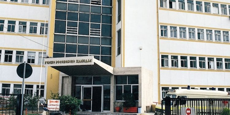 Alldaynews.gr Ανήλικος με τον πατέρα του ξυλοφόρτωσαν νοσηλευτές και προσωπικό
