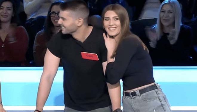 Παίκτης στον «Τροχό της Τύχης» έκανε επίτηδες λάθος για να πάρει τα χρήματα συμπαίκτριά του