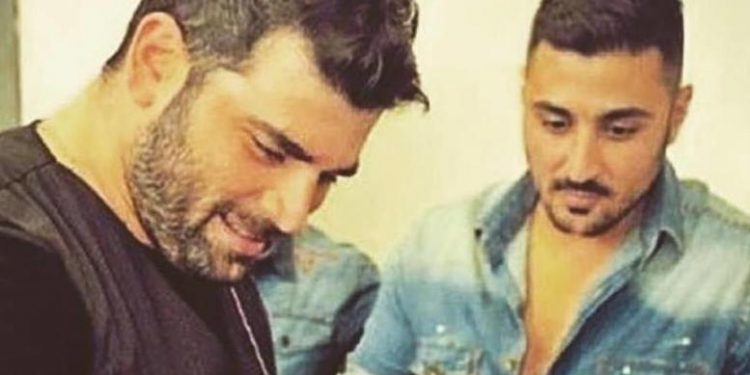 Alldaynews.gr Tριαντάφυλλος Παντελίδης: Ραγίζει καρδιές η φωτογραφία με την κόρη του, που βλέπει το θείο της στην τηλεόραση!