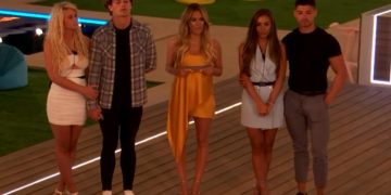 Alldaynews.gr Νεκρή πρώην παρουσιάστρια δημοφιλούς reality show – Σε δικαστήριο για επίθεση κατά του συντρόφου της (pics, vids)