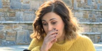 Alldaynews.gr «Νιώθω σαν καθρέφτης που έχει σπάσει σε κομμάτια…» – Συγκλονίζει για τον θάνατο του αδερφού της