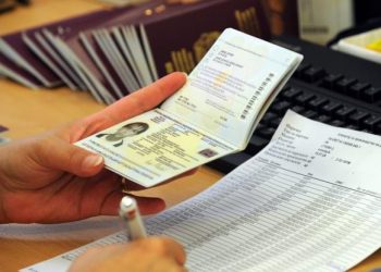 Κύκλωμα πλαστογράφησης διαβατηρίων με συμμετοχή έξι αστυνομικών