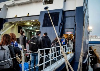 Κορωνοϊός: Ευρεία σύσκεψη στο υπουργείο Ναυτιλίας-Τι θα γίνει με τα πλοία