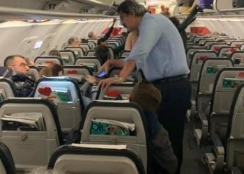 Επεισόδιο στο αεροπλάνο με Πολάκη – Κουρτάκη