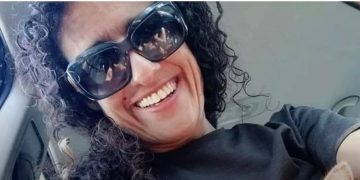 Alldaynews.gr Ραγδαίες εξελίξεις! Αναζητείται το τρίτο πρόσωπο που «έδωσαν» για τα ναρκωτικά η Πριάκου και ο σύντροφός της. Τι είπαν για τα όπλα…