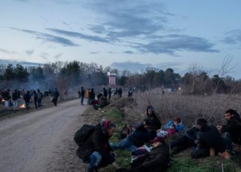 DW: 120.000 πρόσφυγες έτοιμοι να μετακινηθούν προς την Ελλάδα