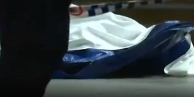 Alldaynews.gr Μεθυσμένος οδηγός διαμέλισε και σκότωσε πεζό και μετά τον έβαλε συνοδηγό στο αμάξι!