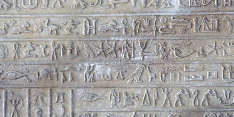 Alldaynews.gr Ένας άνδρας βρήκε αρχαία άγκυρα 3.400 ετών ενώ κολυμπούσε (pic)