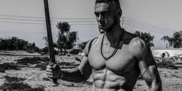 Alldaynews.gr Ο Σπαλιάρας κουρεύτηκε God Of War, πήρε το σπαθί του και ετοιμάζεται για μάχη (pics)