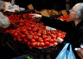 «Απαγορεύεται το μασάζ στην ντομάτα» (pic)