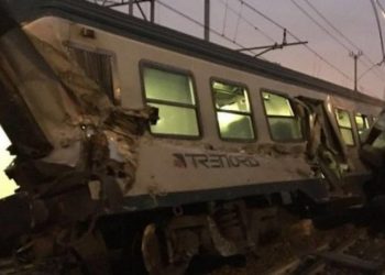 Εκτροχιάστηκε τρένο έξω από το Μιλάνο – Για νεκρούς και τραυματίες κάνουν λόγο τα ΜΜΕ (pic, vid)