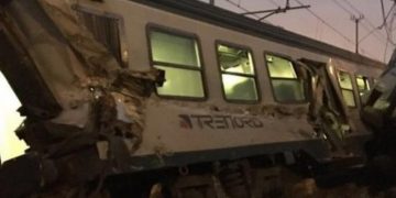 Εκτροχιάστηκε τρένο έξω από το Μιλάνο – Για νεκρούς και τραυματίες κάνουν λόγο τα ΜΜΕ (pic, vid)