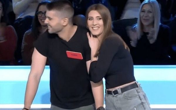 Alldaynews.gr Τροχός της Τύχης: Απάντησε δυο φορές λάθος για να πάρει η συμπαίκτριά του τα 8.520 ευρώ