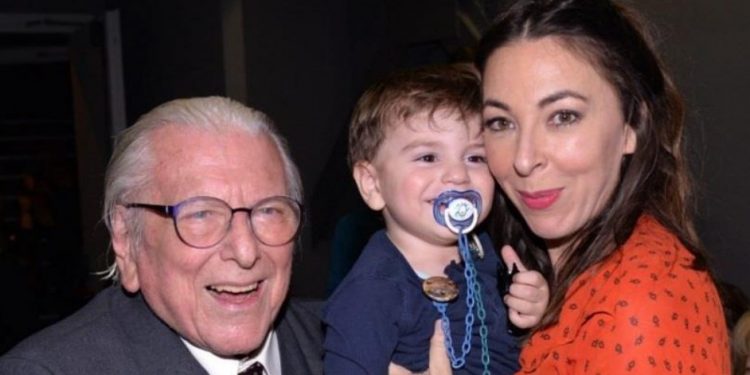 Alldaynews.gr Τελευταία Ενημέρωση για Κώστα Βουτσά: Σταμάτησε η χορήγηση φαρμάκου καταστολής