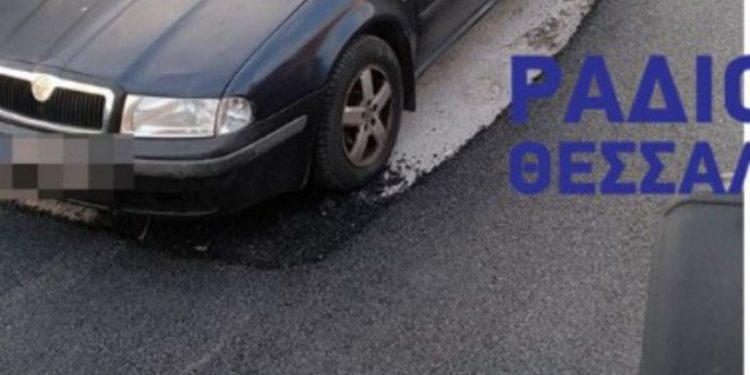 Alldaynews.gr Θεσσαλονίκη: Ασφαλτόστρωση γύρω-γύρω από τα παρκαρισμένα! (pic)