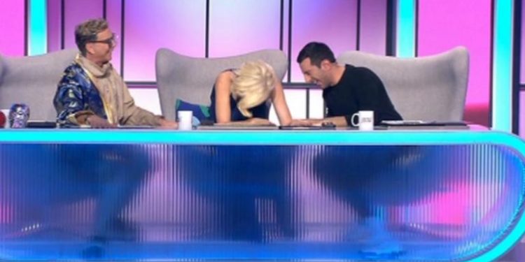 Alldaynews.gr Οι ατάκες του Γαβαλά “τρέλαναν” την Έλενα Χριστοπούλου! Την έπιασε νευρικό γέλιο, χτυπιόταν στην καρέκλα της