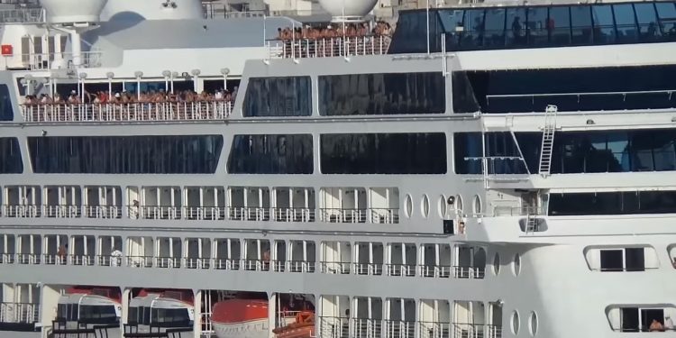 Alldaynews.gr Κυκλάδες: Η κρουαζιέρα των οργίων! Οι παροχές, το αντίτιμο και το πρόγραμμα που έγινε γνωστό (Βίντεο)