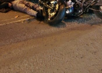 Σκληρές εικόνες. Φρικιαστικό τροχαίο με οδηγό μηχανής