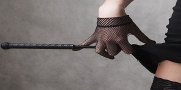 Alldaynews.gr Σκάνδαλο: Είχε κρυμμένο τον εραστή της στο σπίτι 10 χρόνια – Δεν θα πιστεύετε τι έγινε στο τέλος (pics)