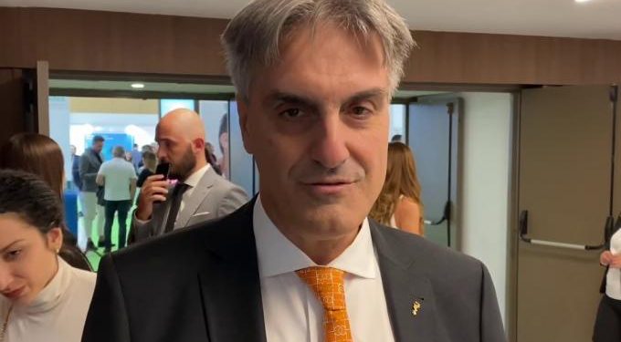 Alldaynews.gr Πρόεδρος φαρμακευτικού συλλόγου Θεσσαλονίκης: «Εξαντλήθηκαν οι μάσκες και τα αντισηπτικά»