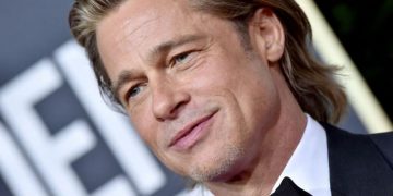 Ο Brad Pitt πήρε το βραβείο του καλύτερου… τρολαρίσματος της βρετανικής βασιλικής οικογένειας! (video)