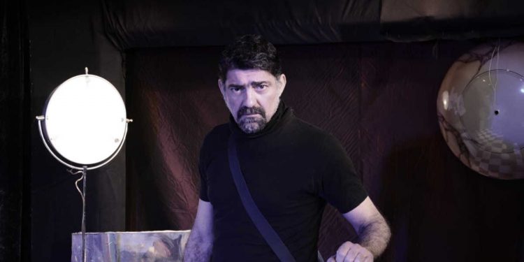 Σοβαρό ατύχημα για τον Μιχάλη Ιατρόπουλο – Αναβάλλεται η παράστασή του στο θέατρο