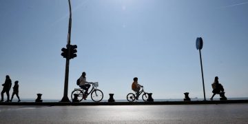 Alldaynews.gr Κορωνοϊός: Ανυπάκουοι και οι Βολιώτες – Κατέκλυσαν την παραλία, τα πάρκα και τα άλση