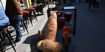 Alldaynews.gr Αυτή είναι η πιο πρωτότυπη λαγάνα και φτιάχτηκε φυσικά στον …Τύρναβο (pics)