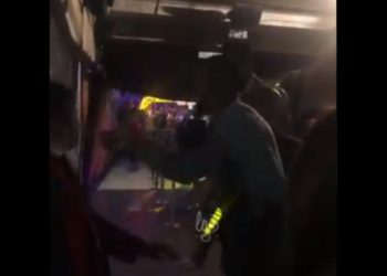 Απίστευτο περιστατικό: Έλληνας έβρισε τον Γιάννη και τον Θανάση στο Λος Άντζελες! (vid)