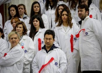 Κείμενο-κόλαφος 200 γιατρών ΕΣΥ: Γιατί οι ειδικοί του υπ. Υγείας κρύβουν τη μισή αλήθεια; – 7 «καυτά» ερωτήματα