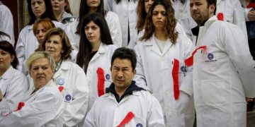 Alldaynews.gr Κείμενο-κόλαφος 200 γιατρών ΕΣΥ: Γιατί οι ειδικοί του υπ. Υγείας κρύβουν τη μισή αλήθεια; – 7 «καυτά» ερωτήματα