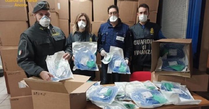 Alldaynews.gr Ανκόνα: Κατασχέθηκαν ιατρικοί αναπνευστήρες με προορισμό την Ελλάδα (pics)