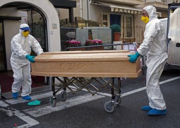 Δεν έχει τέλος ο εφιάλτης στην Ιταλία: Ο κορωνοϊός «χτυπά» αλύπητα παρά την καραντίνα – 250 νέοι θάνατοι μέσα σε ένα 24ωρο