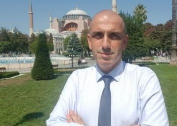 Συνέβη πριν απο λίγο. Οι Τούρκοι συνέλαβαν τον Μανώλη Κωστίδη του Σκάι