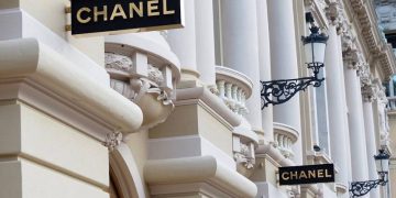 Alldaynews.gr Κορωνοϊός: Η Chanel αναστέλλει τη λειτουργία της – Κλείνει εργοστάσια σε Γαλλία, Ελβετία και Ιταλία