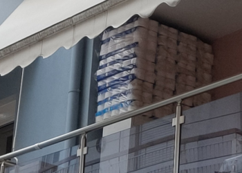 Κορονοϊός στη Θεσσαλονίκη: Χέσ..κε και πήρε απόθεμα 360 χαρτιά υγείας!![photos]