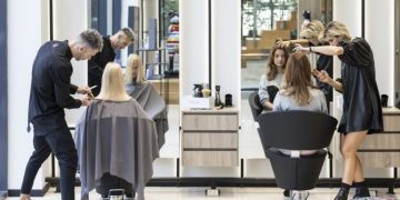 Alldaynews.gr Κορωνοϊός: Προσαγωγή κομμώτριας στο Ηράκλειο, μετά τις συλλήψεις σε Κομοτηνή, Κοζάνη και Ιωάννινα