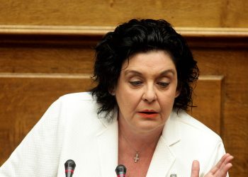 Κανέλλη: Δεν δίνω το μισθό μου – Υποκριτές αυτοί που είπαν στο λαό να ζήσει με 400€