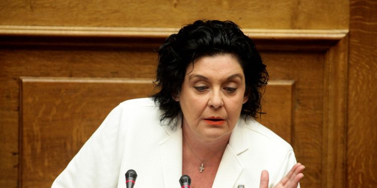 Alldaynews.gr Κανέλλη: Δεν δίνω το μισθό μου – Υποκριτές αυτοί που είπαν στο λαό να ζήσει με 400€