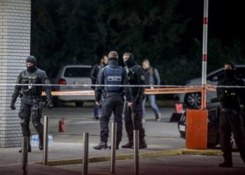 Διπλό Φονικό στην Κηφισιά: Αστυνομικός Σκότωσε την πρώην σύζυγό του και τη φίλη της[videos]