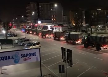 Κορωνοϊός – Ιταλία: Δείτε το βίντεο-σοκ με το στρατιωτικό κονβόι που μεταφέρει πτώματα