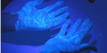 Alldaynews.gr Τρομερή Εικόνα: Πώς ο κορονοϊός εξαϋλώνεται τρίβοντας 20” με σαπούνι και νερό