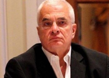 Πρετεντέρης: «Είμαι σπίτι με τα βιβλία μου! Άντε να μην πάρουμε καμία ανάποδη»