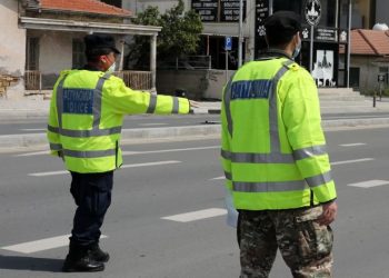 Κορονοϊός: Με ένταλμα θα ελέγχουν τα σπίτια